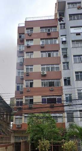 PROMESSA DE COMPRA E VENDA E COMPROMISSO DE COMPRA E VENDA - diferença: cláusula de arrependimento