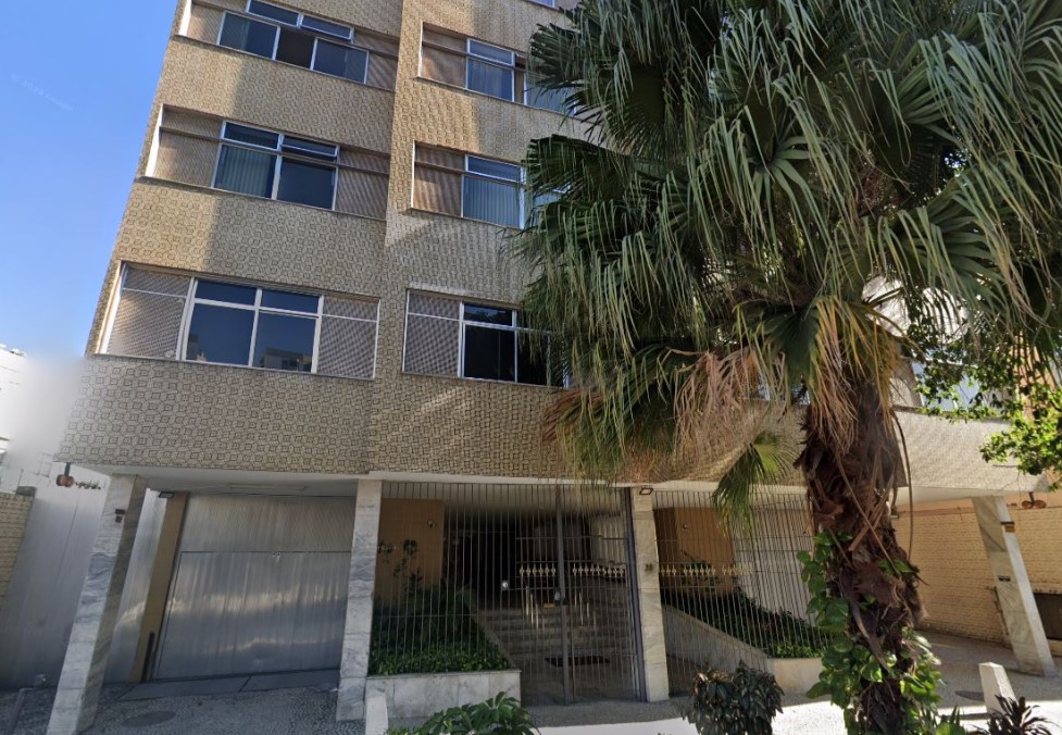 CONTRATOS PRELIMINARES NO DIREITO IMOBILIARIO